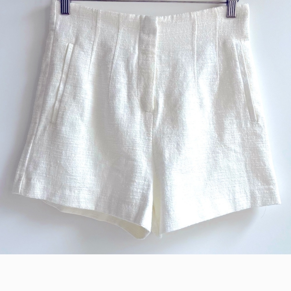 Zara Elegant White Women's Shorts
